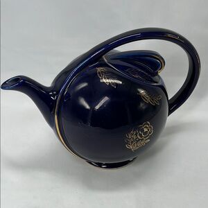 Vintage Hall Blue & Gold 6 Cup Tea Pot
